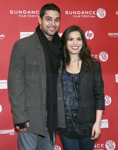 Cast member arrive for premiere of film 