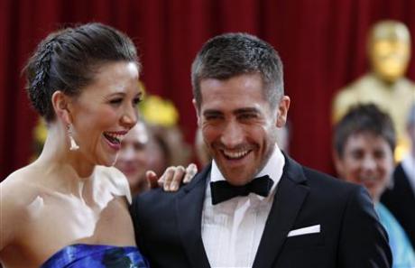 Oscar curtain rises,