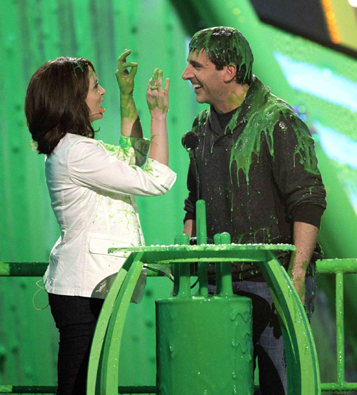 Lautner, Miley Cyrus win Kids' Choice Awards