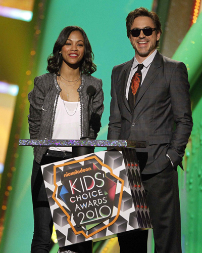 Lautner, Miley Cyrus win Kids' Choice Awards