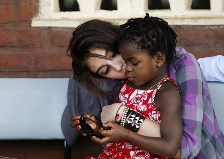 Madonna returns to Malawi on charity trip