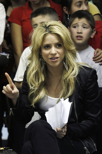Shakira visits Phoenix over tough immigration law