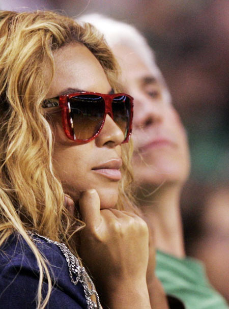 Beyonce and Jay-Z watch NBA game in Boston