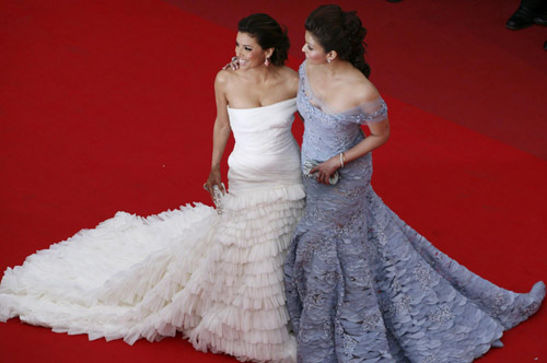 Stars arrive for opening ceremony of 63rd Cannes Film Festival (update)