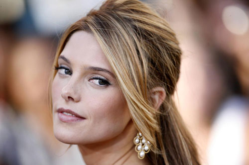 Cast members at premiere of