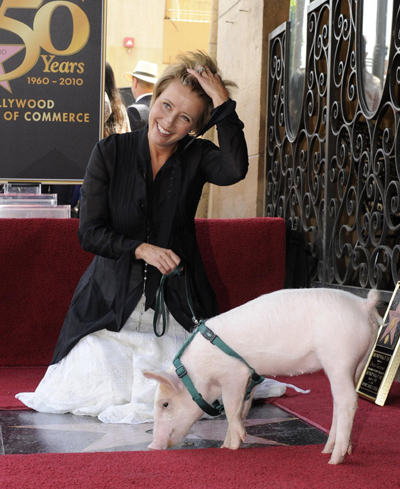 Emma Thompson gets Hollywood sidewalk star