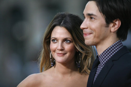 Cast members arrive at premiere of 'Going the Distance' in Hollywood