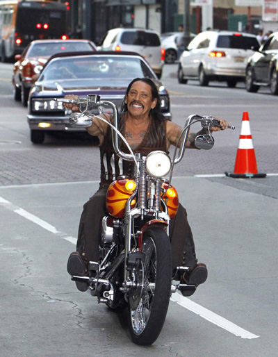 Jessica Alba arrives at premiere of 'Machete' in LA