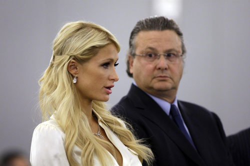 Paris Hilton admits cocaine possession