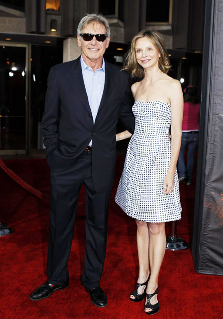 'Cowboys & Aliens' premieres