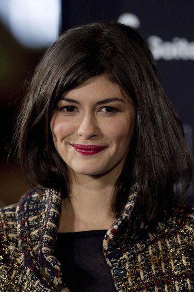 'Amelie' lights up Champs Elysees