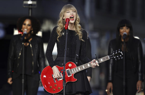 Taylor Swift sings 'Good Morning America'
