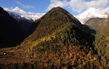 A view of the scenery at Yubeng village