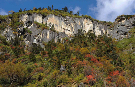 A view of the scenery at Yubeng village