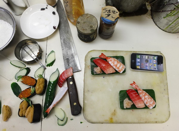Decorate your iPhone case with sushi