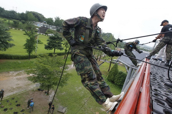 South Korean students train in military camp