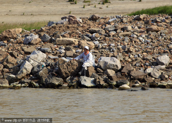 China's largest freshwater lake parched
