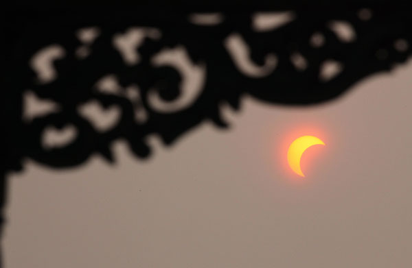 Rare social eclipse watched around China