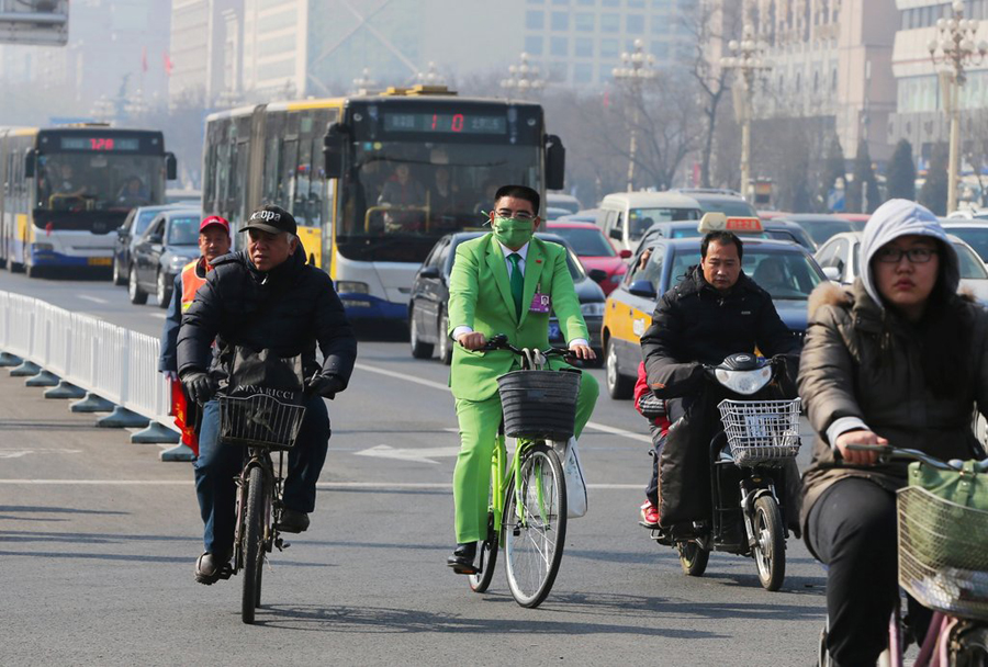 Daily snapshots of two sessions - March 3 Daily snapshots from two sessions - March 3