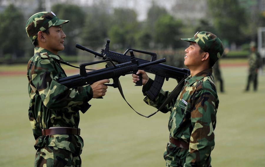 Students face new term and military trainingwoyi