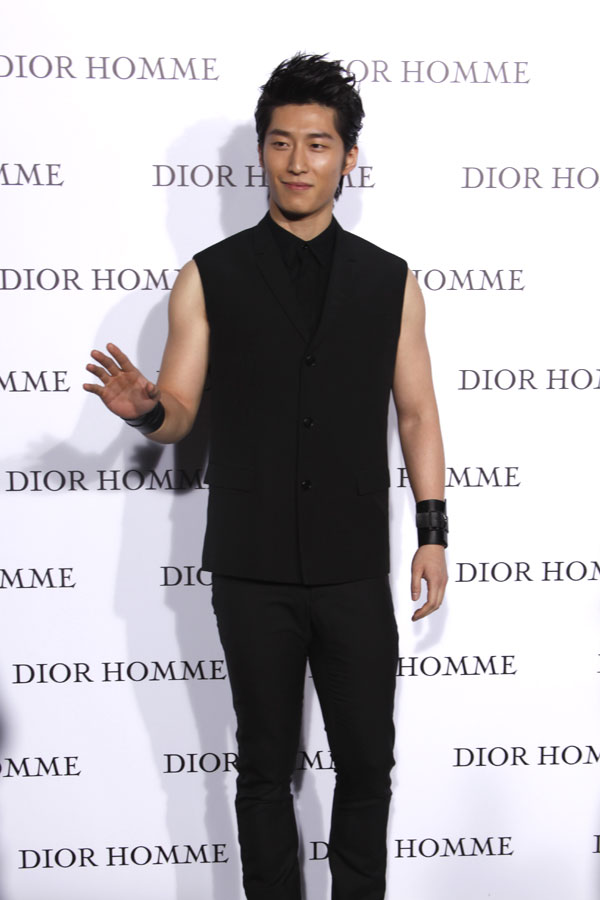 Celebrities show up at Dior runway show