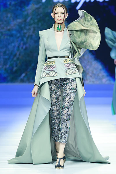 A new 'Shangri-La' in Ma Yanli's runway show