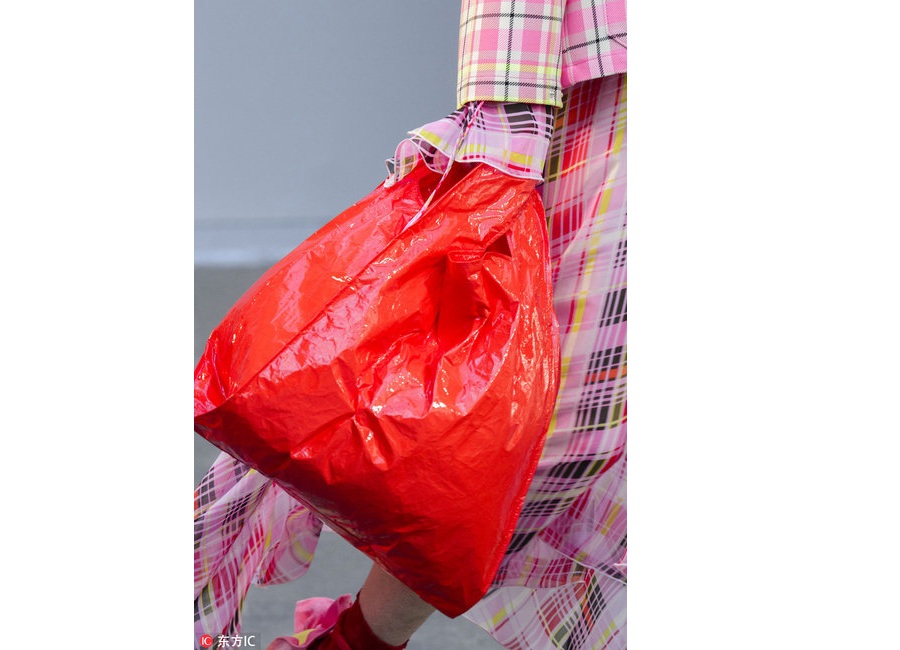 Find a proper plastic bag to heal yourself in the new year