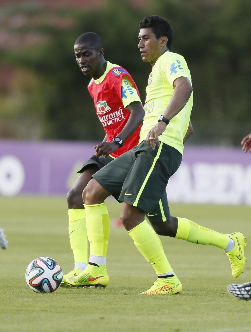 巴西隊(duì)長(zhǎng)恢復(fù)參加合練 內(nèi)馬爾等人水中訓(xùn)練