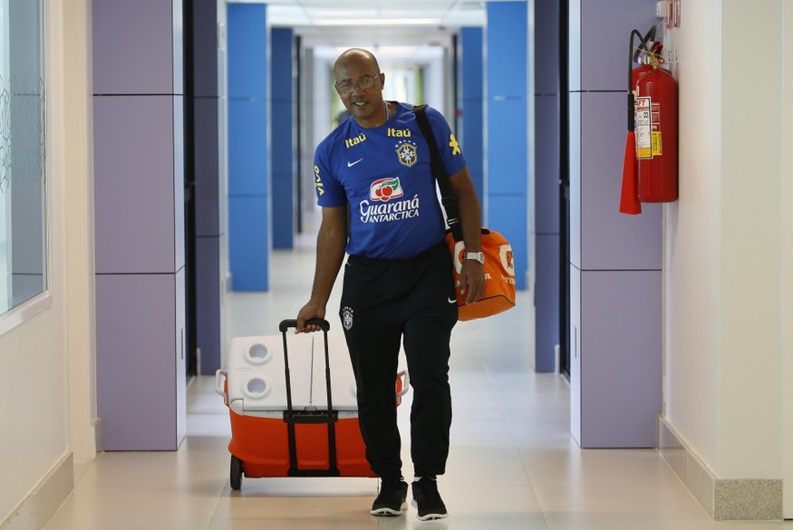 巴西隊(duì)長恢復(fù)參加合練 內(nèi)馬爾等人水中訓(xùn)練