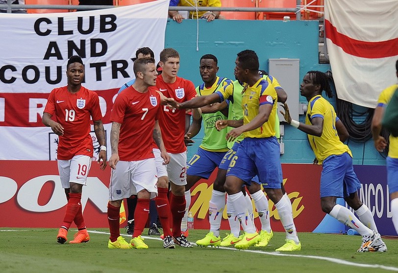 英格蘭熱身賽2-2 兩隊爆沖突