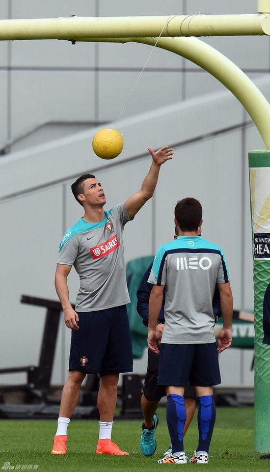 葡萄牙備戰(zhàn)世界杯C羅跟訓(xùn)