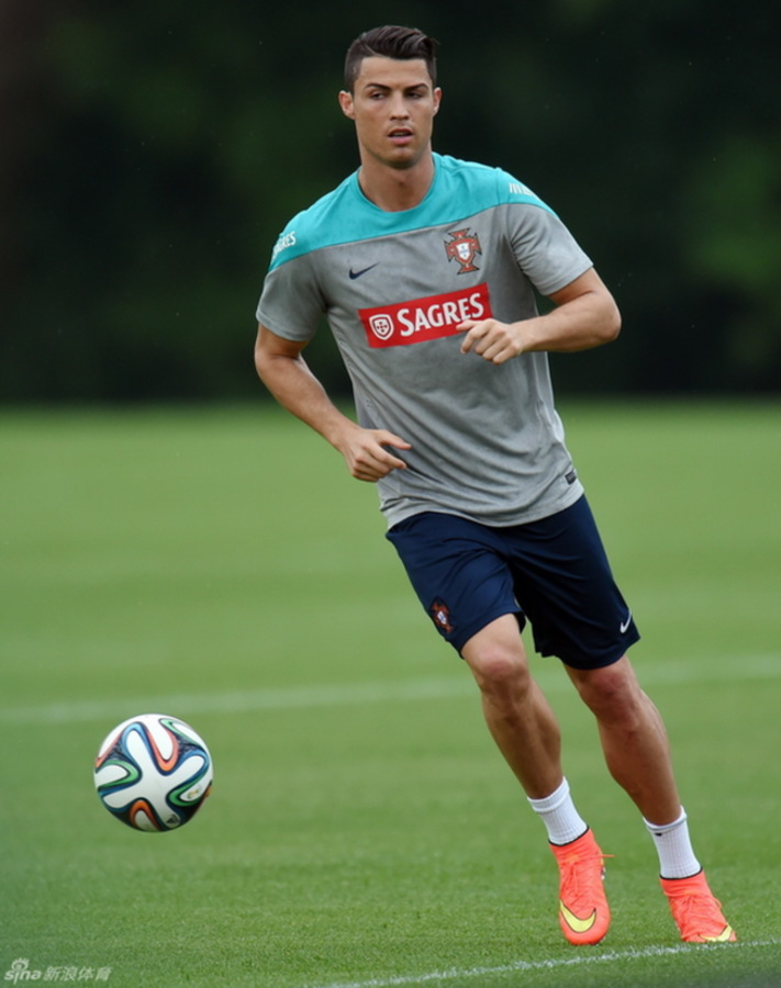 葡萄牙備戰(zhàn)世界杯C羅跟訓(xùn)