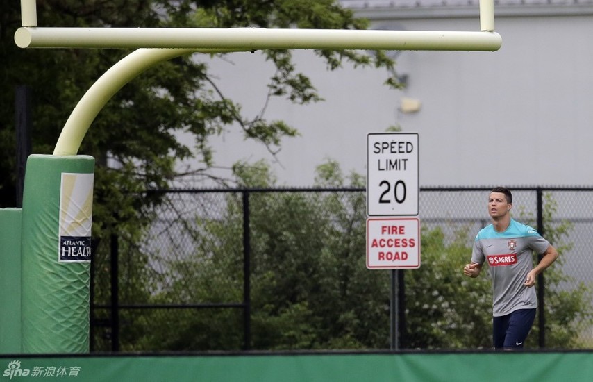葡萄牙備戰(zhàn)世界杯C羅跟訓(xùn)