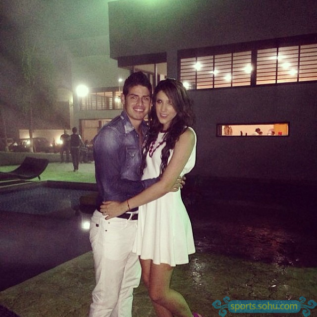 J羅私房照 90后妖星超級(jí)奶爸