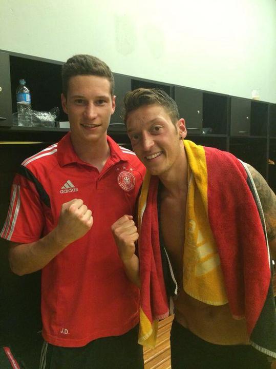 狂屠巴西 德國(guó)眾將賽后發(fā)推慶祝