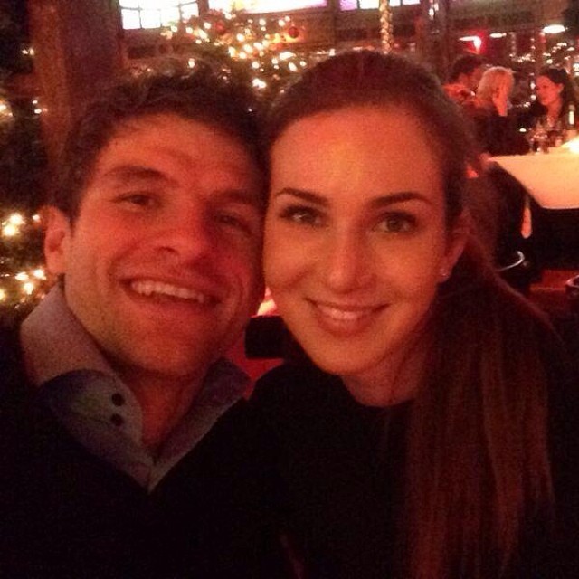 穆勒俏妻曬幸福照為老公戰決賽打氣