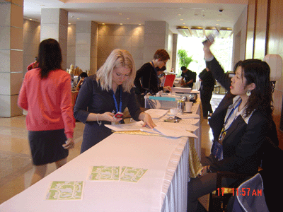 記者報(bào)道忙