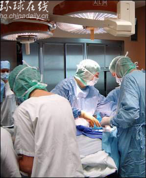 世界首例換臉手術“完美”成功(多圖)