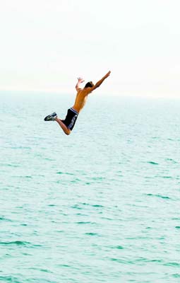 斗酷暑八仙過海:進冰柜還是去北極