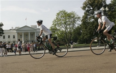 英國癌癥女騎自行車穿越美國 籌款百萬幫助他人