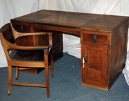 希特勒曾用桌椅正在拍賣 估價(jià)高達(dá)50萬英鎊