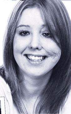 歷經70次整容手術 英少女擺脫“魔鬼胎記”換新顏