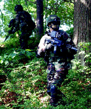 美軍新高科技軍裝亮相 每套花費8.5萬美元