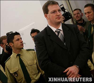 雙手沾滿鮮血 德護士殺28人被判終身監禁