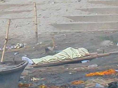 行走天下之印度:第一次看到焚燒死人全過程