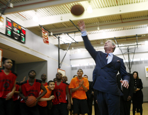 查爾斯夫婦游美國惹話題 祖先風流韻事被重提