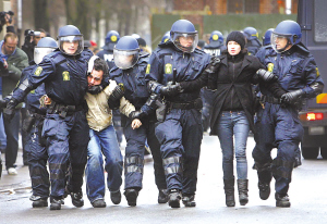 搖滾青年大鬧丹麥街頭 境外支持源源不斷 