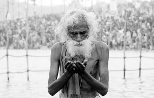 嫌臟不肯沐浴 兩代印度人看恒河眼光不同