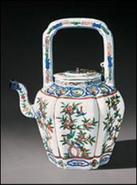 出自中國明代 英女王茶壺百萬英鎊被拍賣