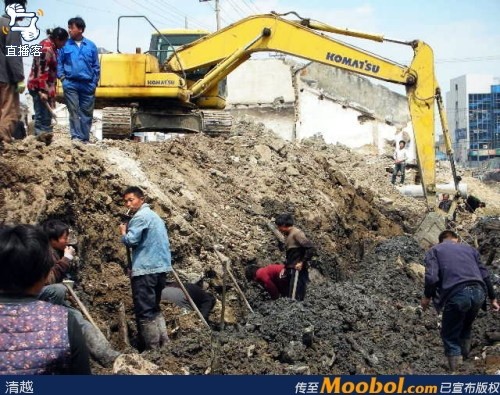 江蘇工地挖出古銅錢 民眾搶挖賣錢惹爭議